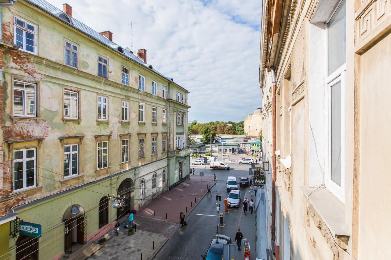 Апартаменти вул. Театральна 26 з балконом на Вернісаж. Львов Экстерьер фото